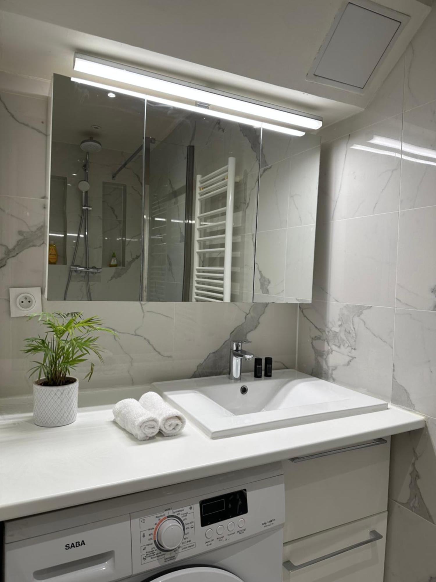 Super Appartement Refait A Neuf Beaucoup De Charme Boulogne-Billancourt Exteriör bild