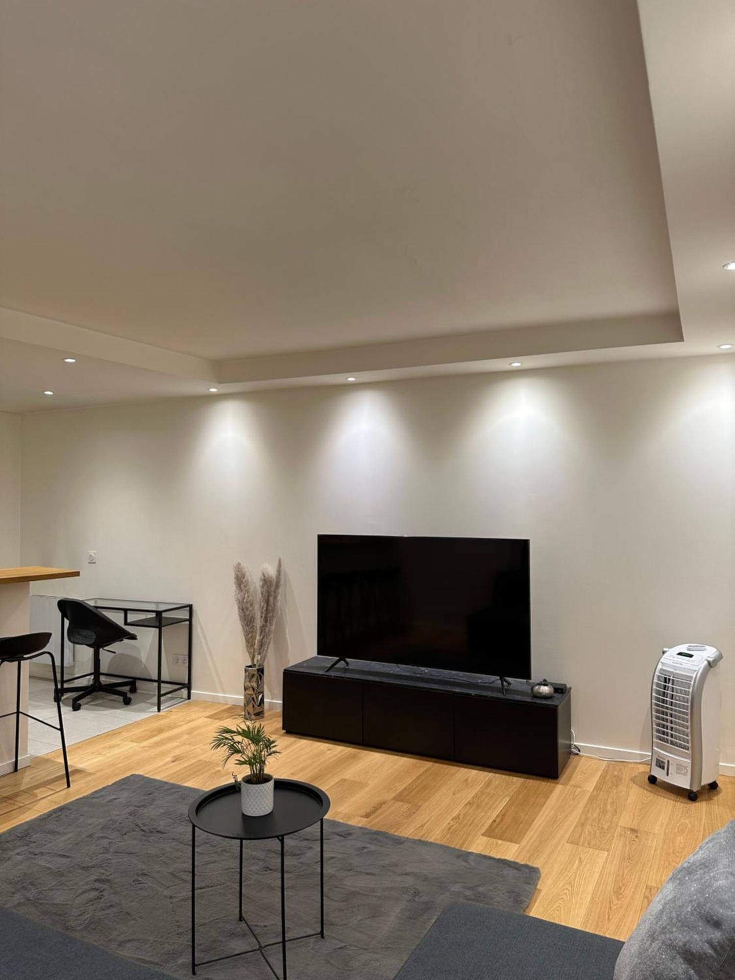 Super Appartement Refait A Neuf Beaucoup De Charme Boulogne-Billancourt Exteriör bild